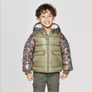 Cat & Jack Winter Puffer Coat Size 2T Camo & Olive Green Faux Fur Lining